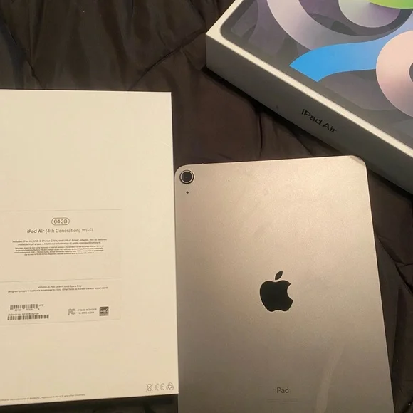 iPad Air(4th generation)
Apple Pencil (2nd generation)
iPad Smart Keyboard folio - Picture 5 of 5